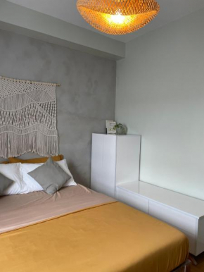 Coastal Vibe Studio, Lavezares